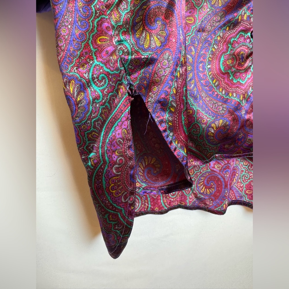 Vintage Gold Label Victoria’s Secret size LARGE buttoned silky purple nightgown - Picture 6 of 10